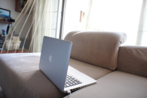 名機　Mac Book late2008　